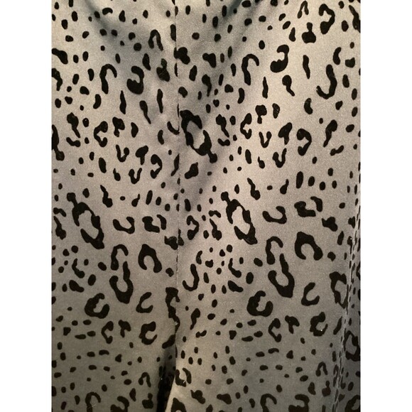 LOGO Lori Goldstein Women's Petite Plus Size 1XP Gray Velvet Leopard Print Pants - Picture 4 of 8